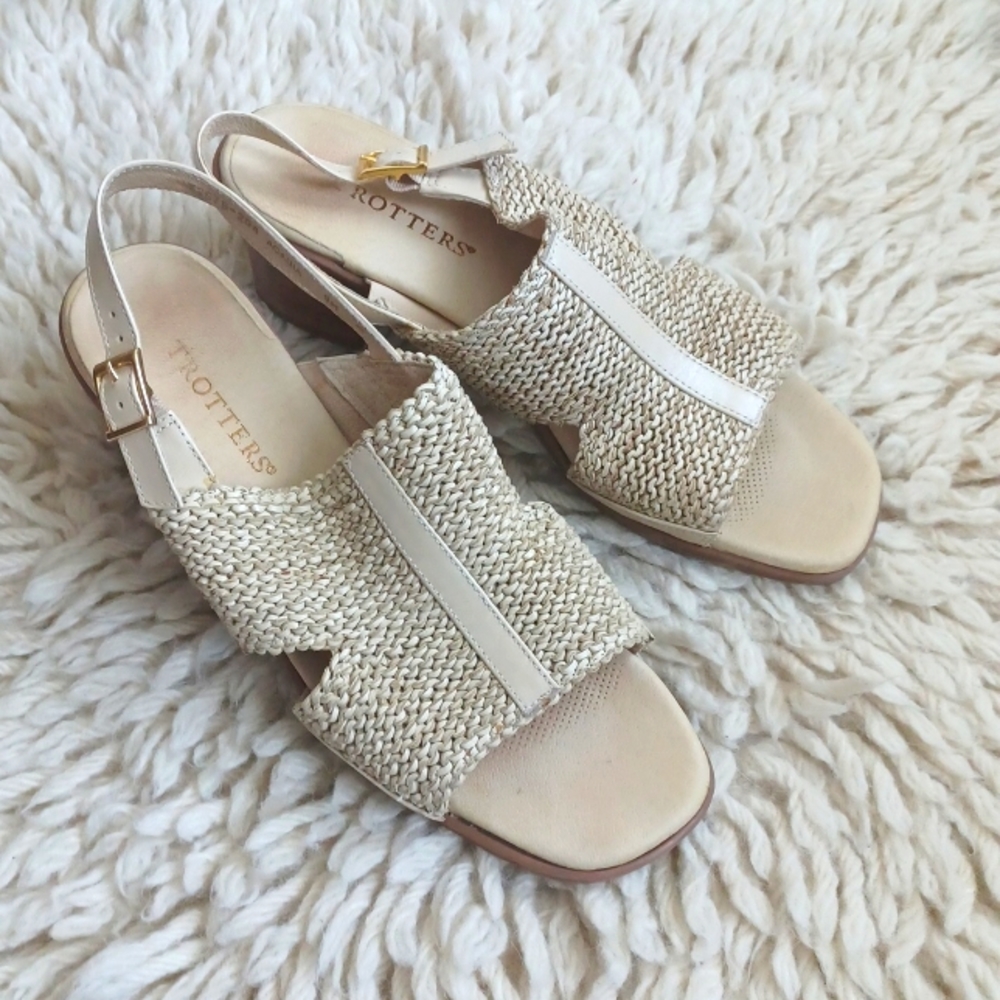 Trotters sandals